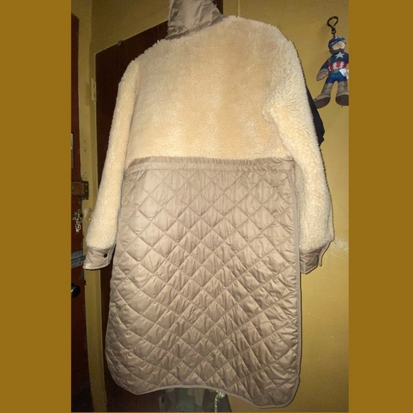 COPY - Everlane quilted teddy jacket S - Picture 2 of 5